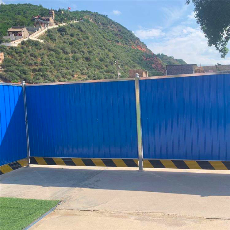 绿色草坪新型彩钢围挡-工地用绿色新型3米围挡-amjs澳金沙门线路首页-amjs澳金沙门线路首页实业洛阳围挡厂家