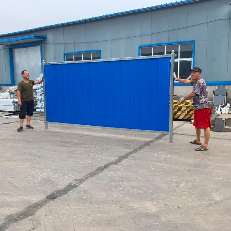 绿色草坪新型彩钢围挡-工地用绿色新型3米围挡-amjs澳金沙门线路首页-amjs澳金沙门线路首页实业洛阳围挡厂家