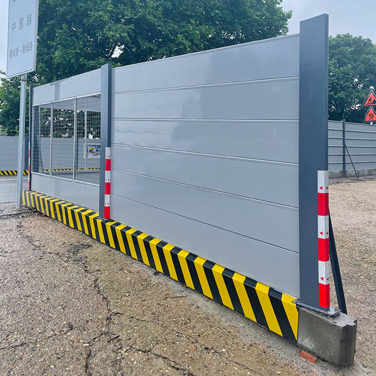 绿色草坪新型彩钢围挡-工地用绿色新型3米围挡-amjs澳金沙门线路首页-amjs澳金沙门线路首页实业洛阳围挡厂家